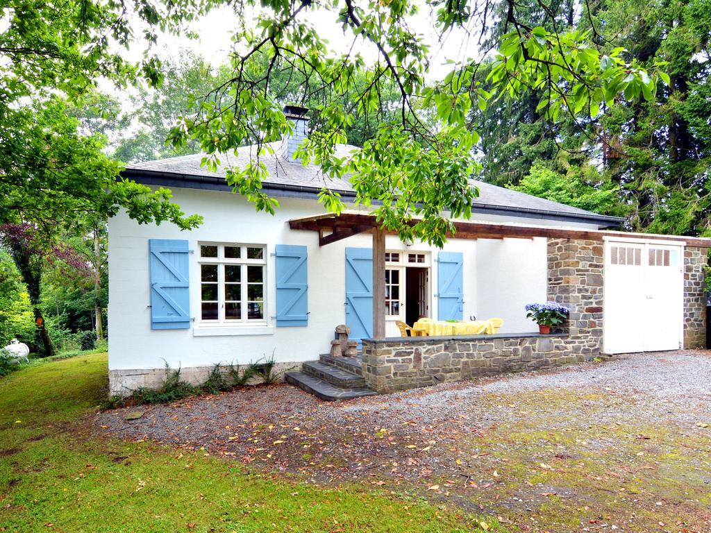 Furnished Bungalow In Monceau En Ardenne With Garden Barbecue Oizy Exteriér fotografie