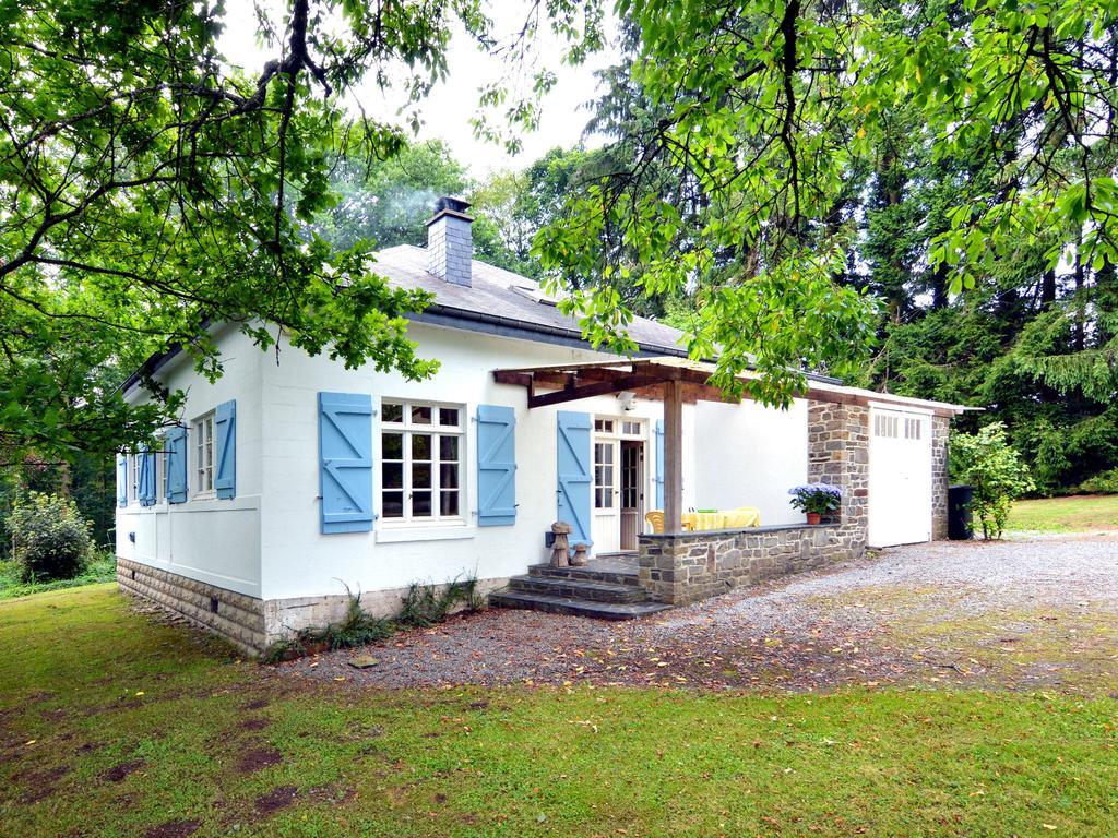Furnished Bungalow In Monceau En Ardenne With Garden Barbecue Oizy Exteriér fotografie